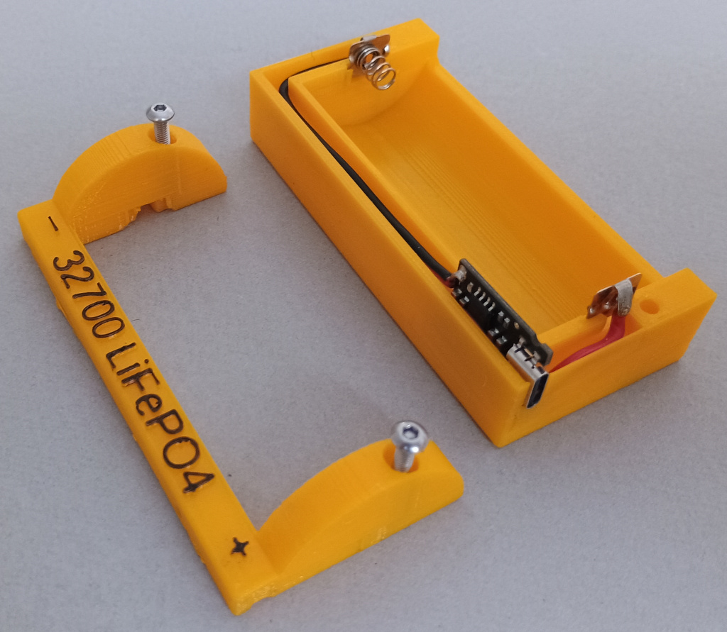 32700 LiFePO4 battery charger