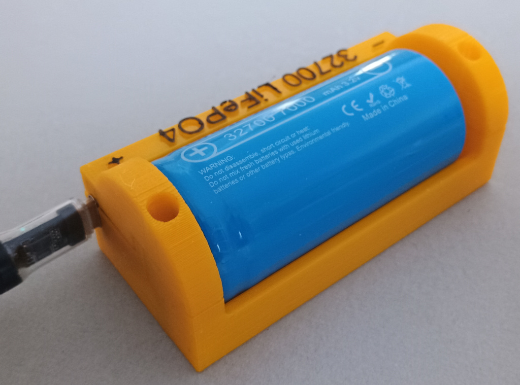 32700 LiFePO4 battery charger